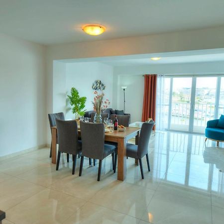 Seafront Beautifully Furnished 2 Bedrooms Gogzr-3 Gzira Exteriér fotografie