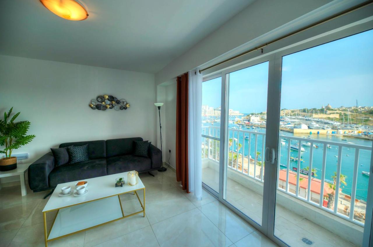 Seafront Beautifully Furnished 2 Bedrooms Gogzr-3 Gzira Exteriér fotografie