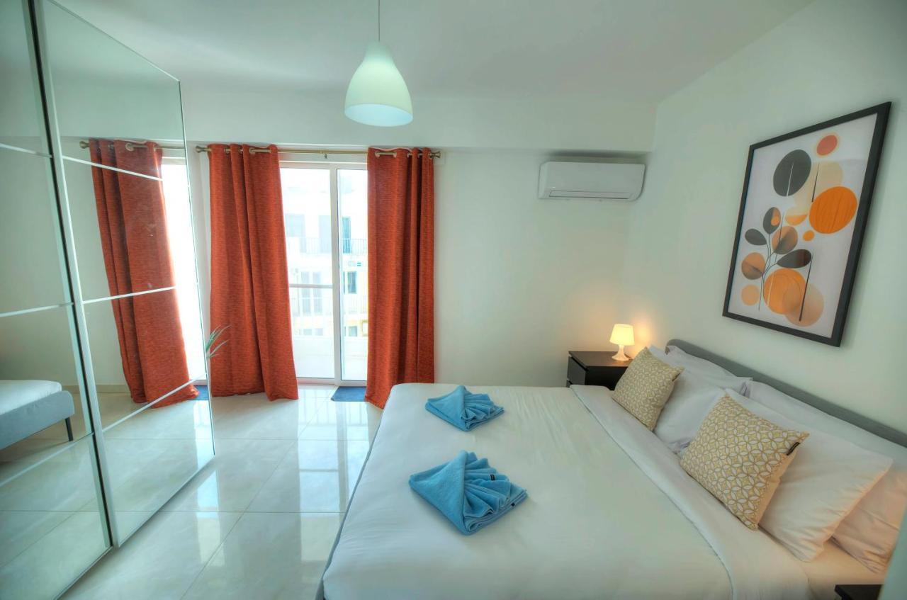 Seafront Beautifully Furnished 2 Bedrooms Gogzr-3 Gzira Exteriér fotografie