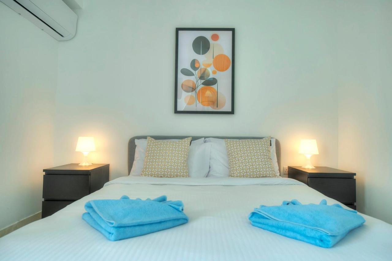 Seafront Beautifully Furnished 2 Bedrooms Gogzr-3 Gzira Exteriér fotografie