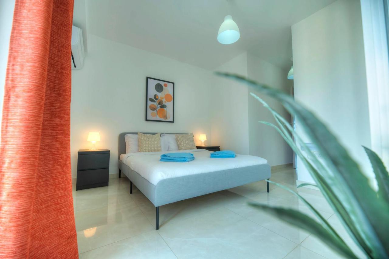 Seafront Beautifully Furnished 2 Bedrooms Gogzr-3 Gzira Exteriér fotografie