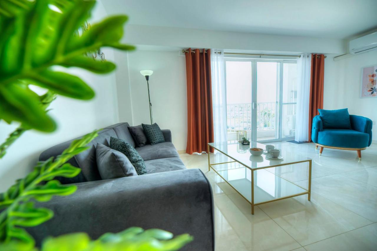Seafront Beautifully Furnished 2 Bedrooms Gogzr-3 Gzira Exteriér fotografie