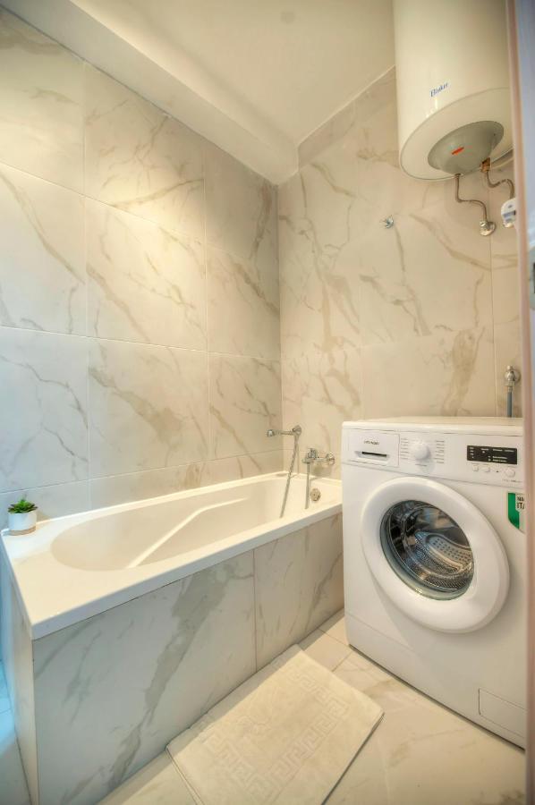 Seafront Beautifully Furnished 2 Bedrooms Gogzr-3 Gzira Exteriér fotografie