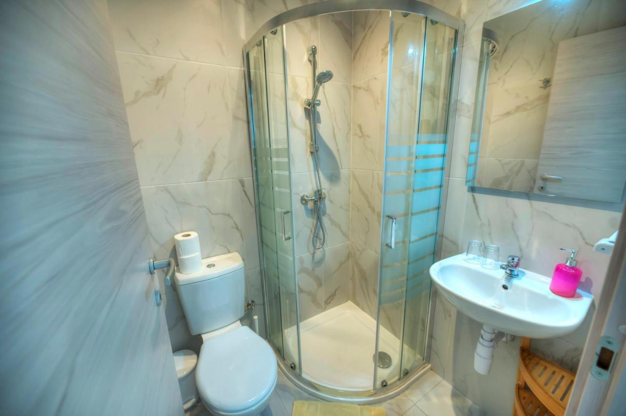 Seafront Beautifully Furnished 2 Bedrooms Gogzr-3 Gzira Exteriér fotografie