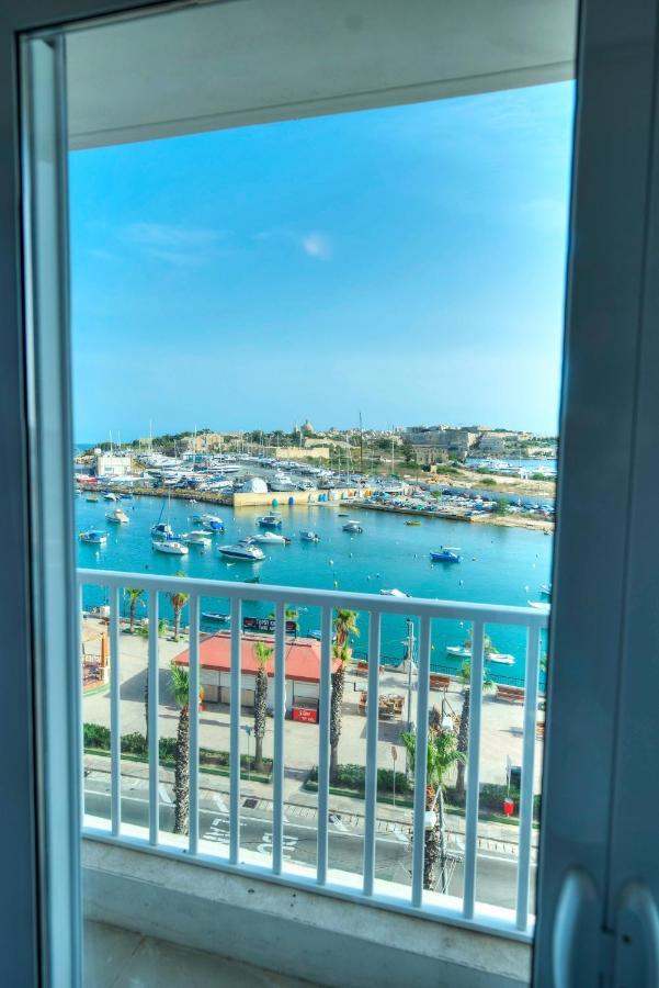 Seafront Beautifully Furnished 2 Bedrooms Gogzr-3 Gzira Exteriér fotografie