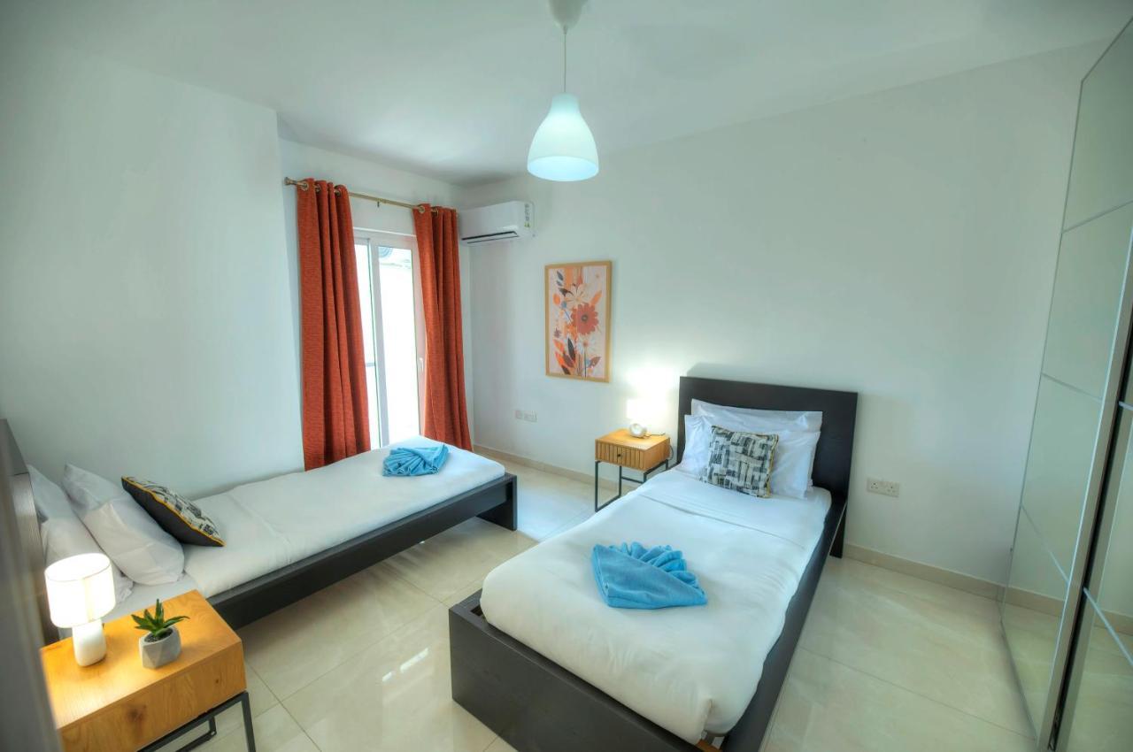 Seafront Beautifully Furnished 2 Bedrooms Gogzr-3 Gzira Exteriér fotografie