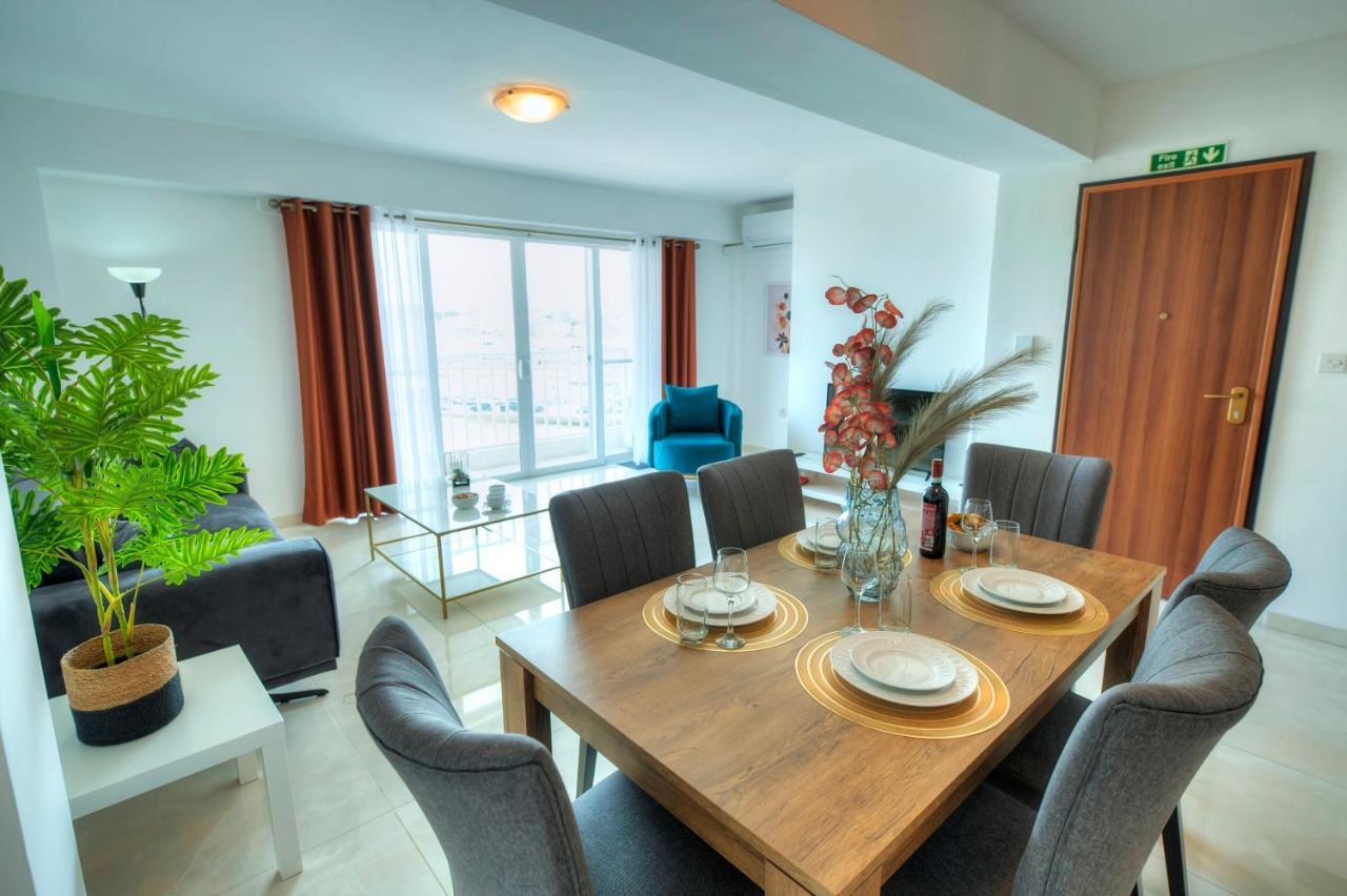 Seafront Beautifully Furnished 2 Bedrooms Gogzr-3 Gzira Exteriér fotografie